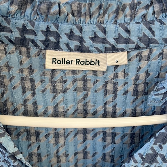 Adorable Roller Rabbit top - Picture 2 of 6